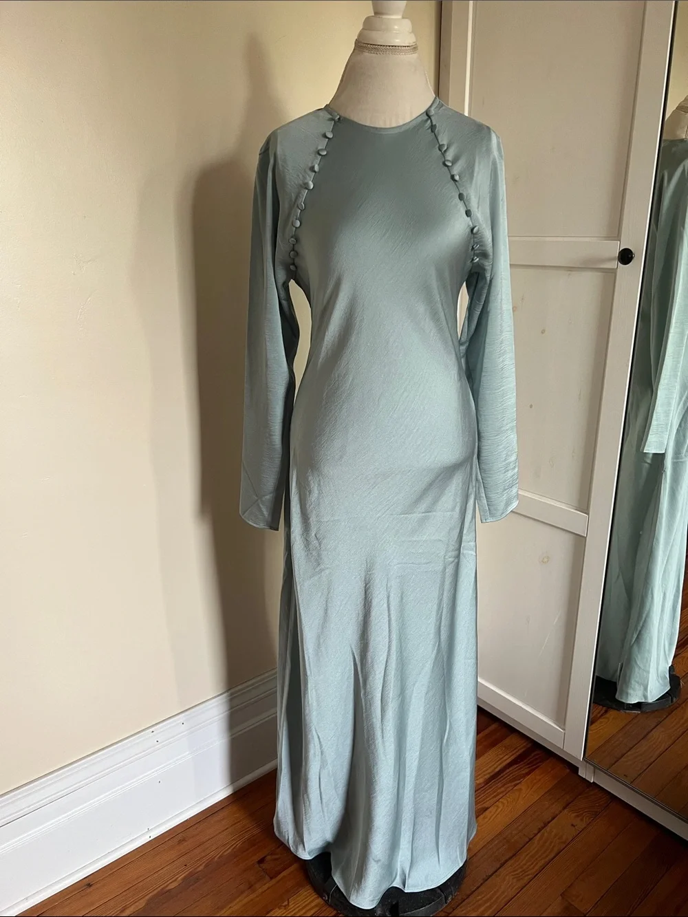 ASOS DESIGN Satin Bias Cut Button Detail Long Sleeve Maxi Dress Blue NWT Size 8 - Picture 4 of 11